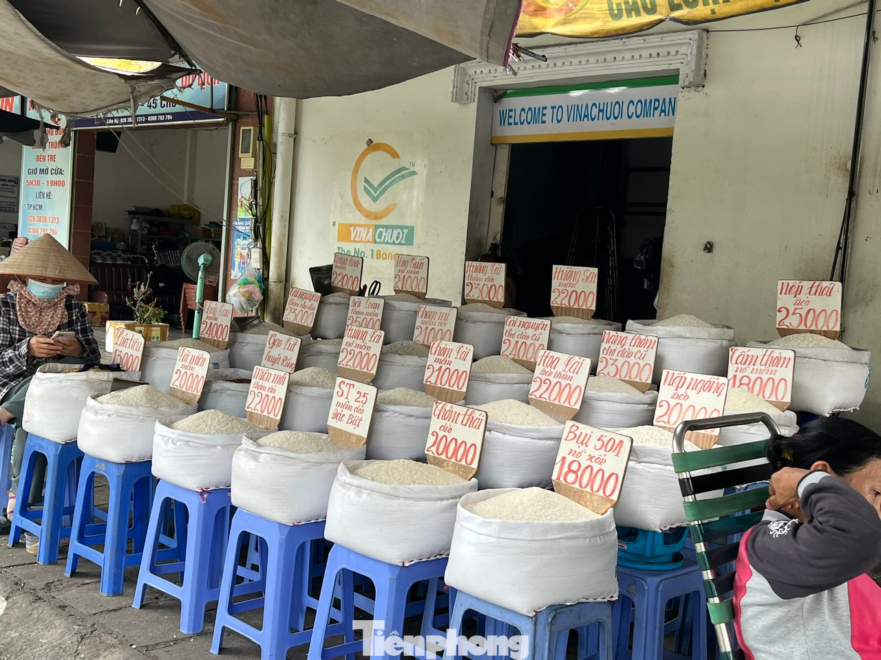 Nhiều sạp gạo, đại lý gạo đều ghi nhận sức mua chậm sau Tết Nguyên đán