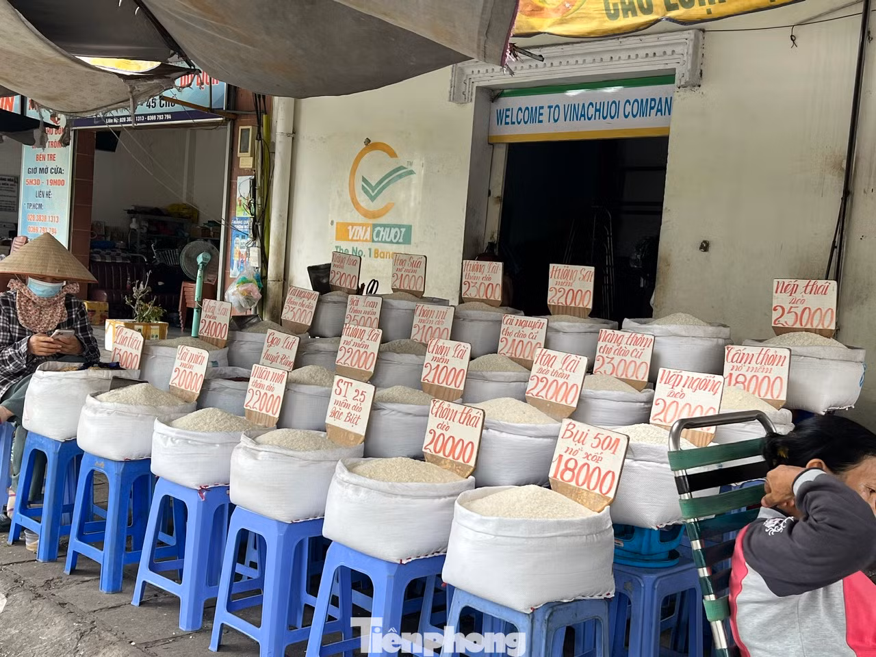 Nhiều sạp gạo, đại lý gạo đều ghi nhận sức mua chậm sau Tết Nguyên đán