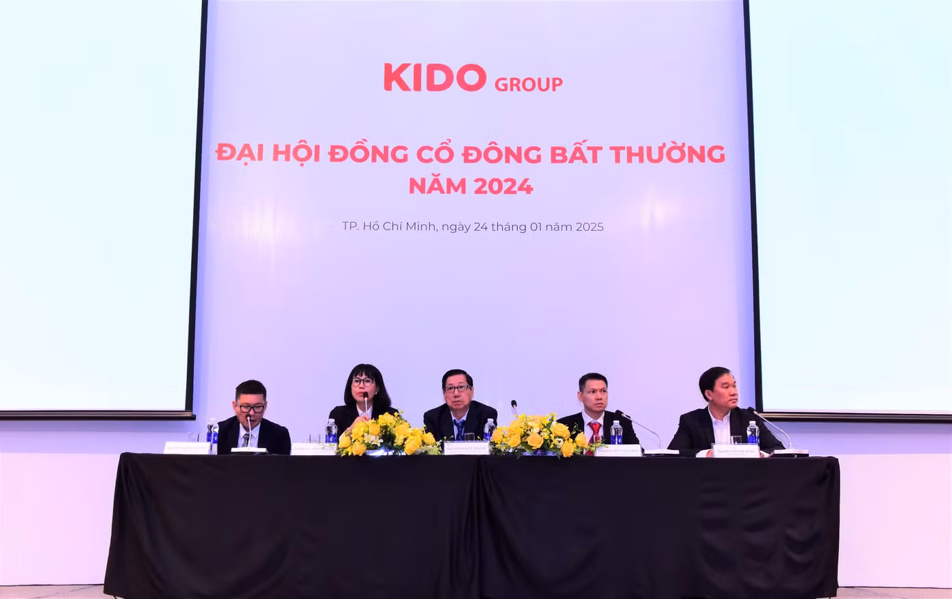 Tập đoàn KIDO tổ chức Đại hội đồng cổ đông bất thường ngay sát Tết. Tập đoàn KIDO tổ chức Đại hội đồng cổ đông bất thường ngay sát Tết.