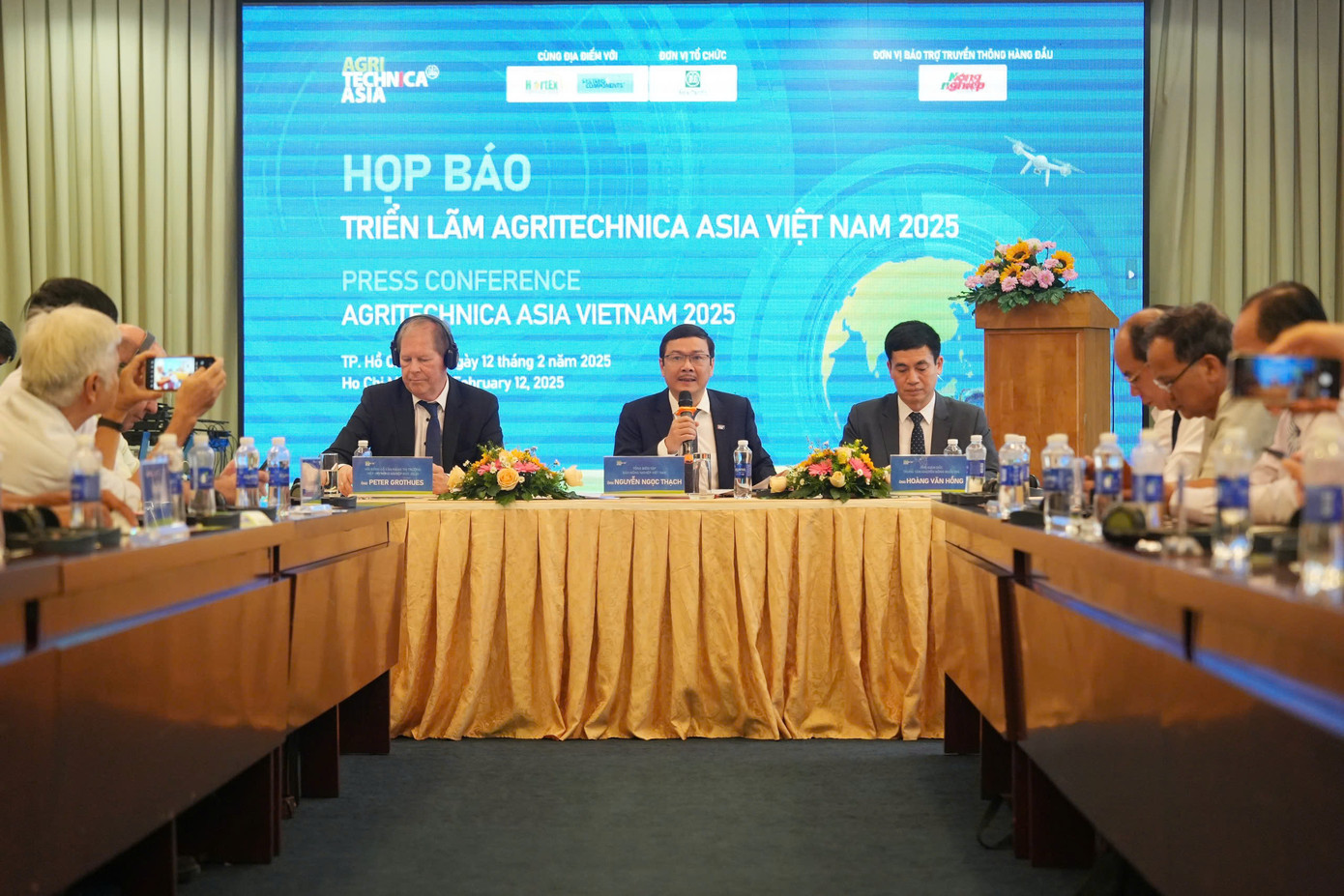 Quang cảnh họp báo Quang cảnh họp báo