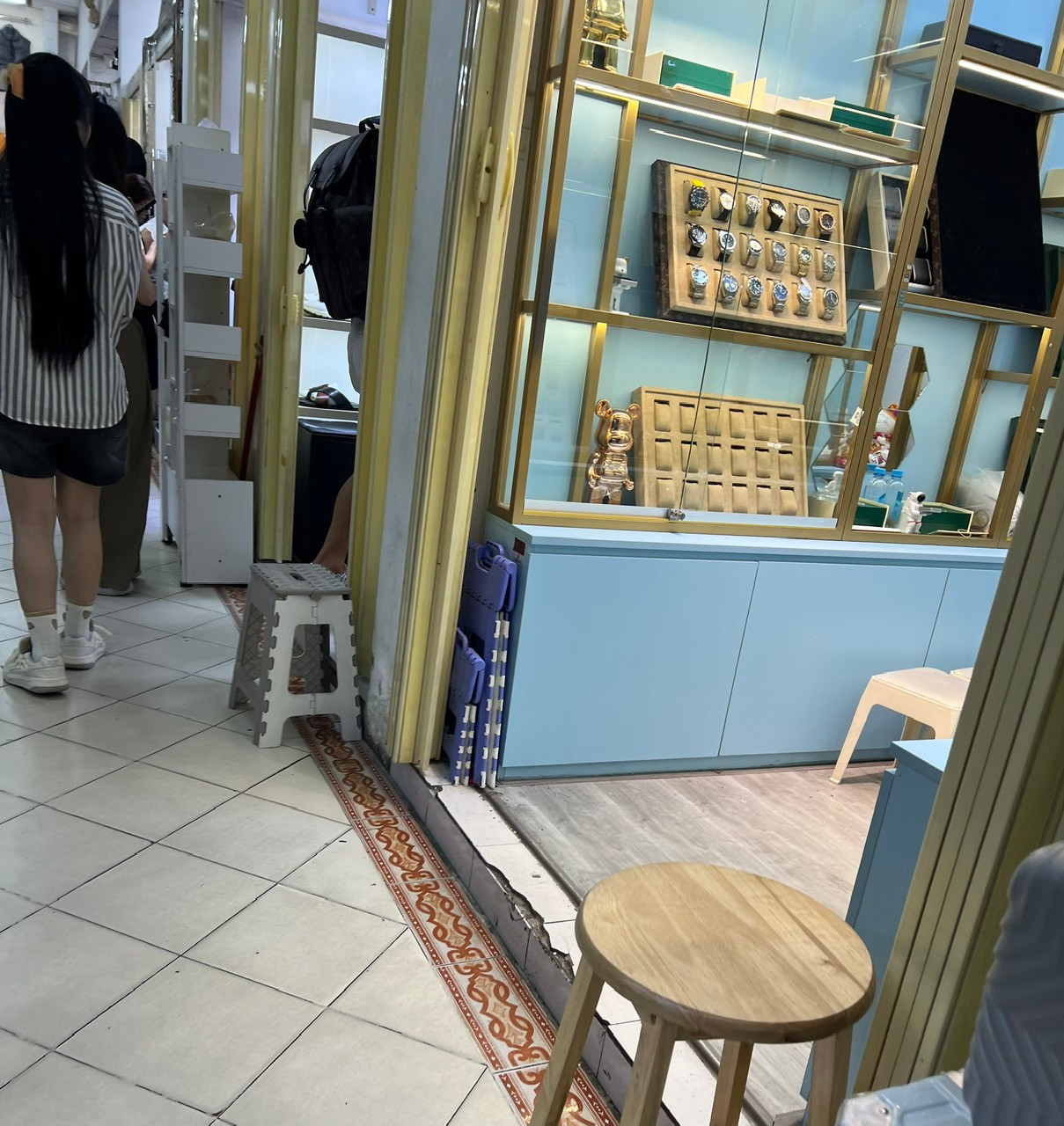 Sản phẩm được trưng bày với số lượng hạn chế Sản phẩm được trưng bày với số lượng hạn chế