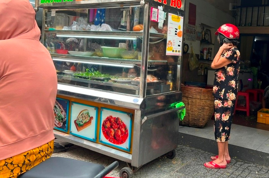 Tiệm bánh mì xuất hóa đơn điện tử cho khách mua hàng