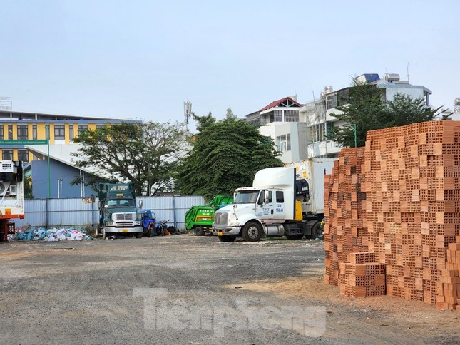 Dự án nhà ở xã hội MR1 thuộc Khu dân cư Tân Thuận Tây (quận 7, TPHCM) vẫn chưa có dấu hiệu xây dựng sau 3 năm khởi công.