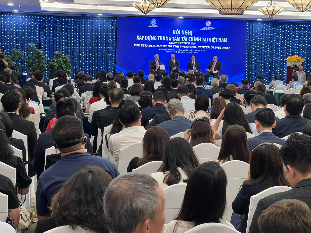 Hội nghị thu hút đông đảo các chuyên gia trong nước và quốc tế