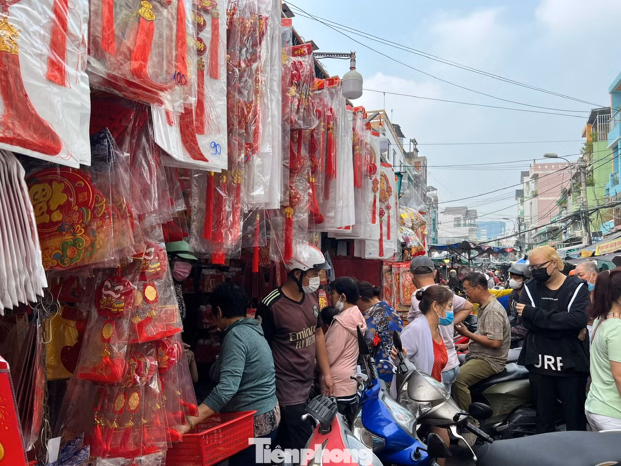 Các con đường Trần Quý, Tân Phước... ở khu vực chợ Thiếc ken cứng khách