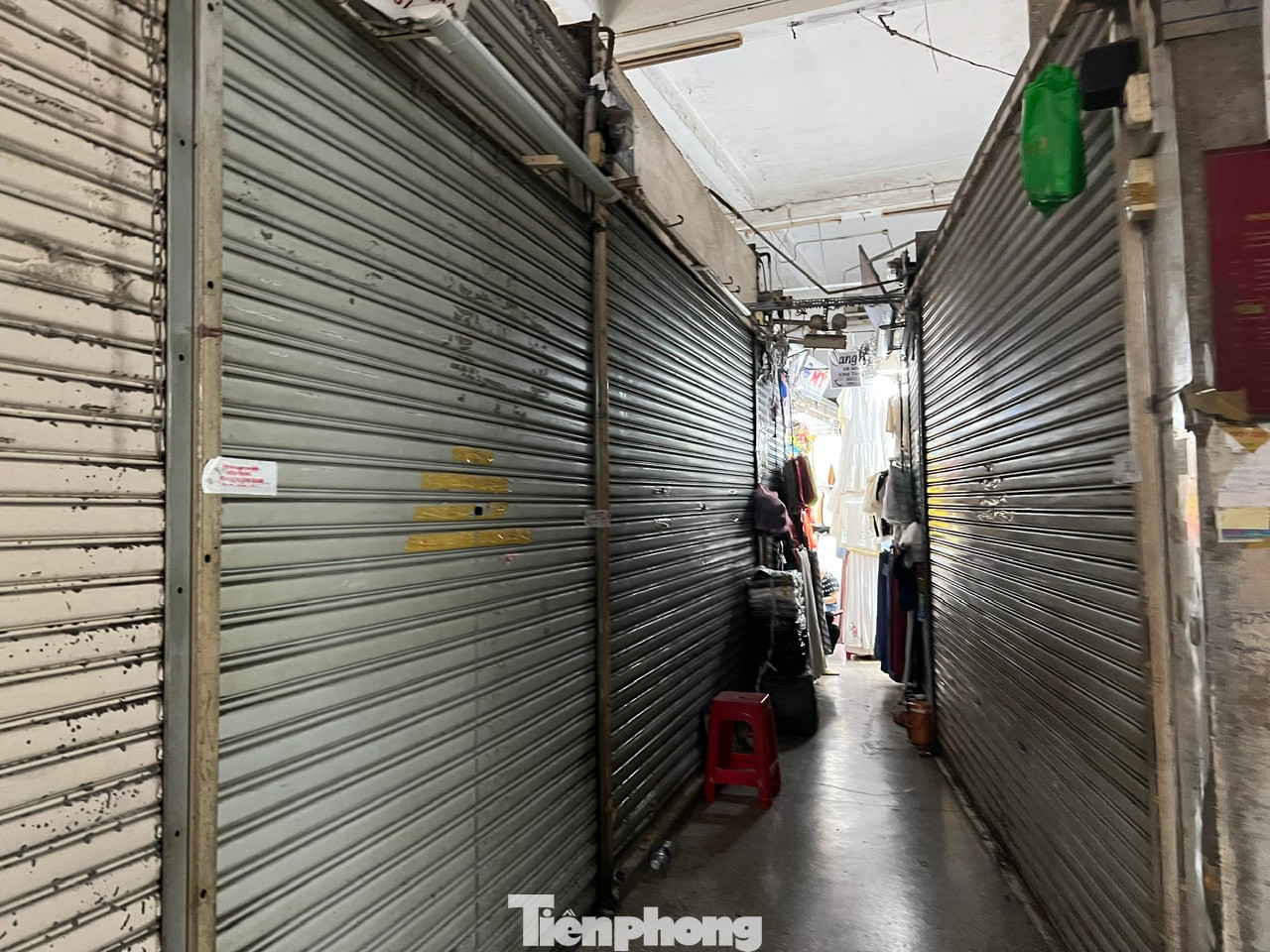 Một số tiểu thương cho biết, không phải họ đóng cửa để né thuế, mà lý do chính là kinh doanh quá khó khăn, khách không có.