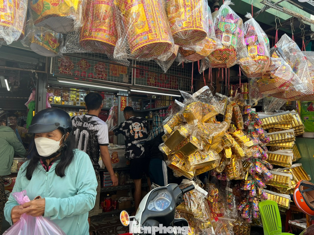 Khách mua vàng mã sát ngày vía Thần Tài