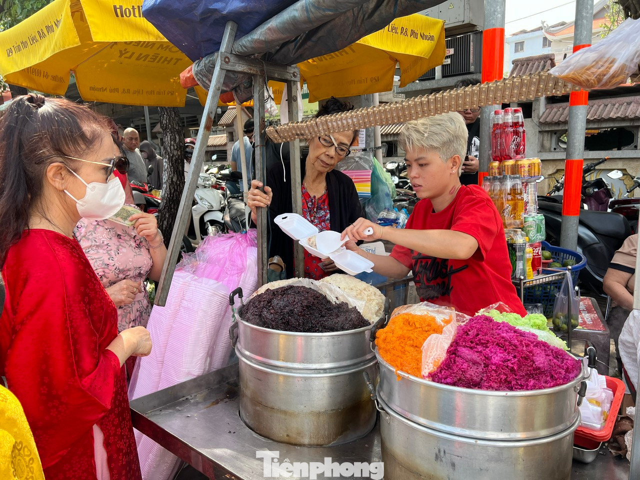 Xe xôi đắt khách ăn chay