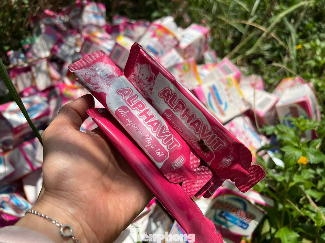 Thực phẩm bổ sung dinh dưỡng cho trẻ em bị đổ bỏ