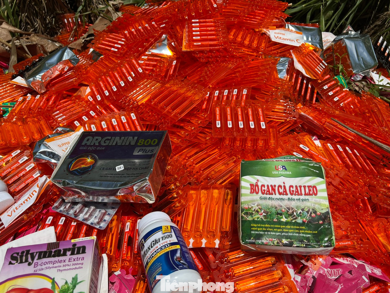 Trao đổi với PV báo Tiền Phong, ông Nguyễn Quang Huy - Phó Chi Cục trưởng Chi Cục Quản lý thị trường TPHCM cho biết, đã nắm được thông tin ban đầu và đang phối hợp các đơn vị chức năng liên quan để xác minh thông tin. Trao đổi với PV báo Tiền Phong, ông Nguyễn Quang Huy - Phó Chi Cục trưởng Chi Cục Quản lý thị trường TPHCM cho biết, đã nắm được thông tin ban đầu và đang phối hợp các đơn vị chức năng liên quan để xác minh thông tin.