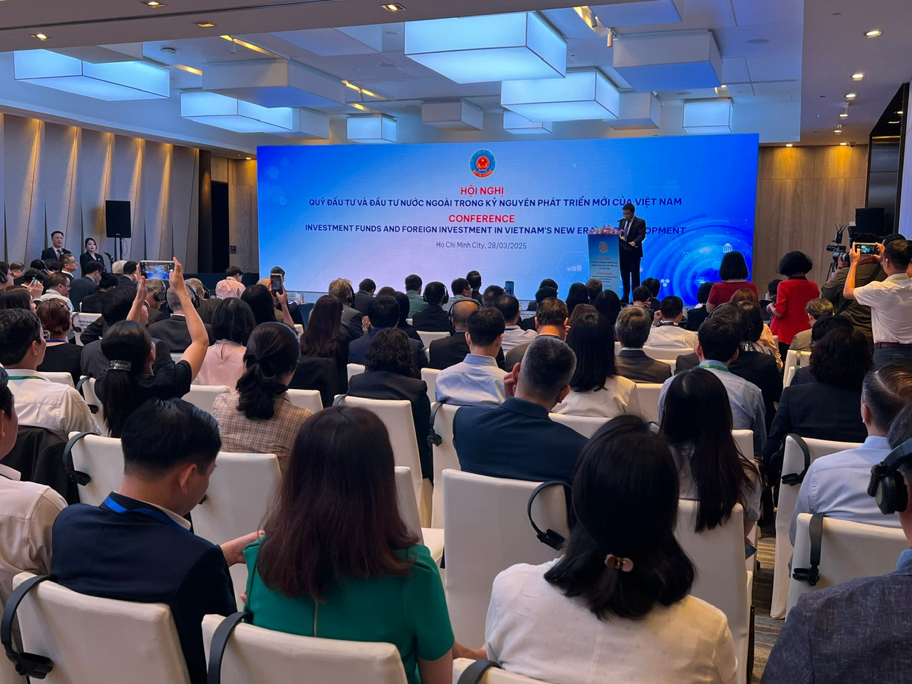 Toàn cảnh hội nghị. Toàn cảnh hội nghị.