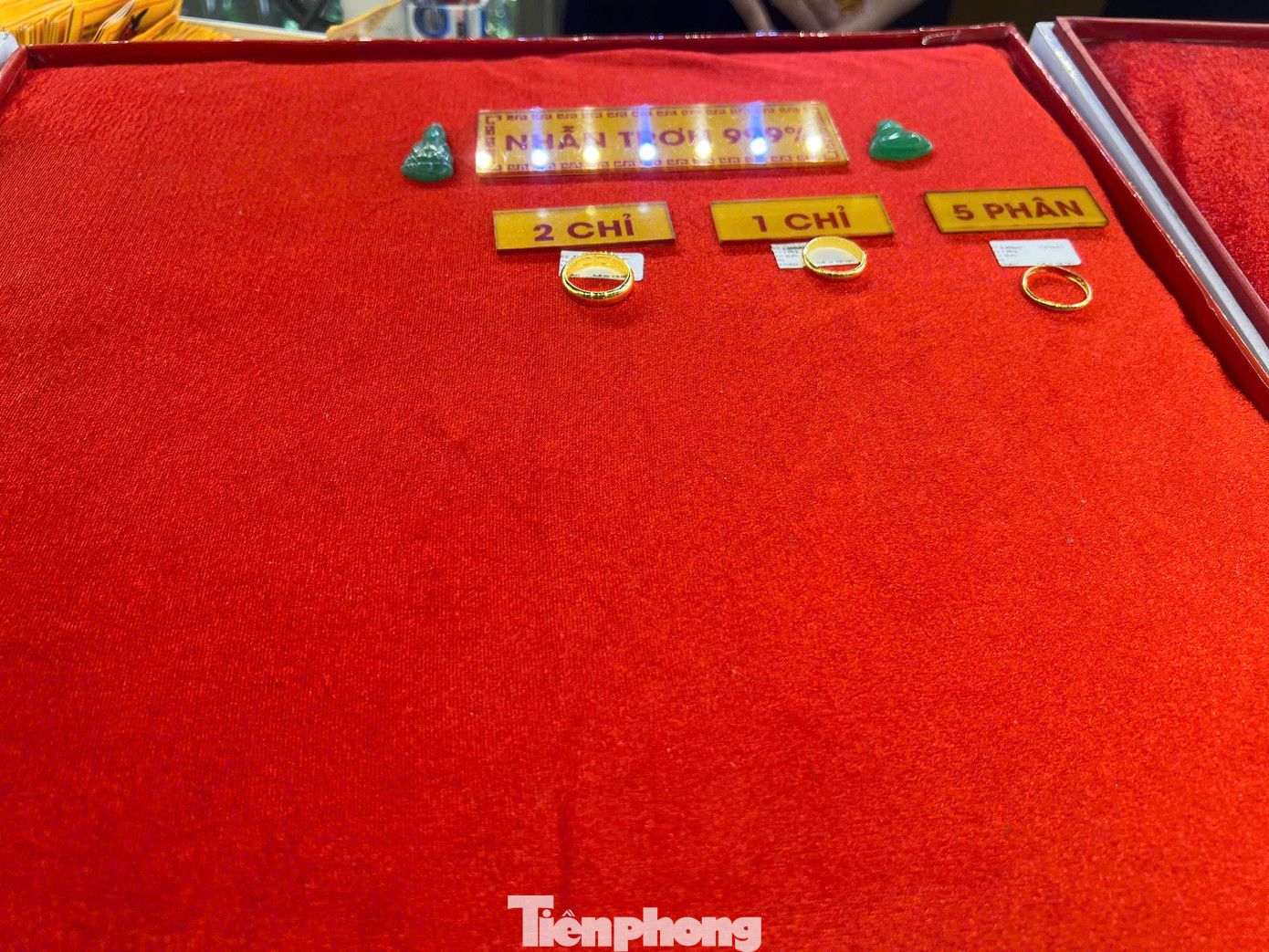 Vàng nhẫn 4 số 9 lên tới 96,6 triệu đồng/lượng, hơn vàng miếng từ 600.000 - 800.000 đồng/lượng Vàng nhẫn 4 số 9 lên tới 96,6 triệu đồng/lượng, hơn vàng miếng từ 600.000 - 800.000 đồng/lượng