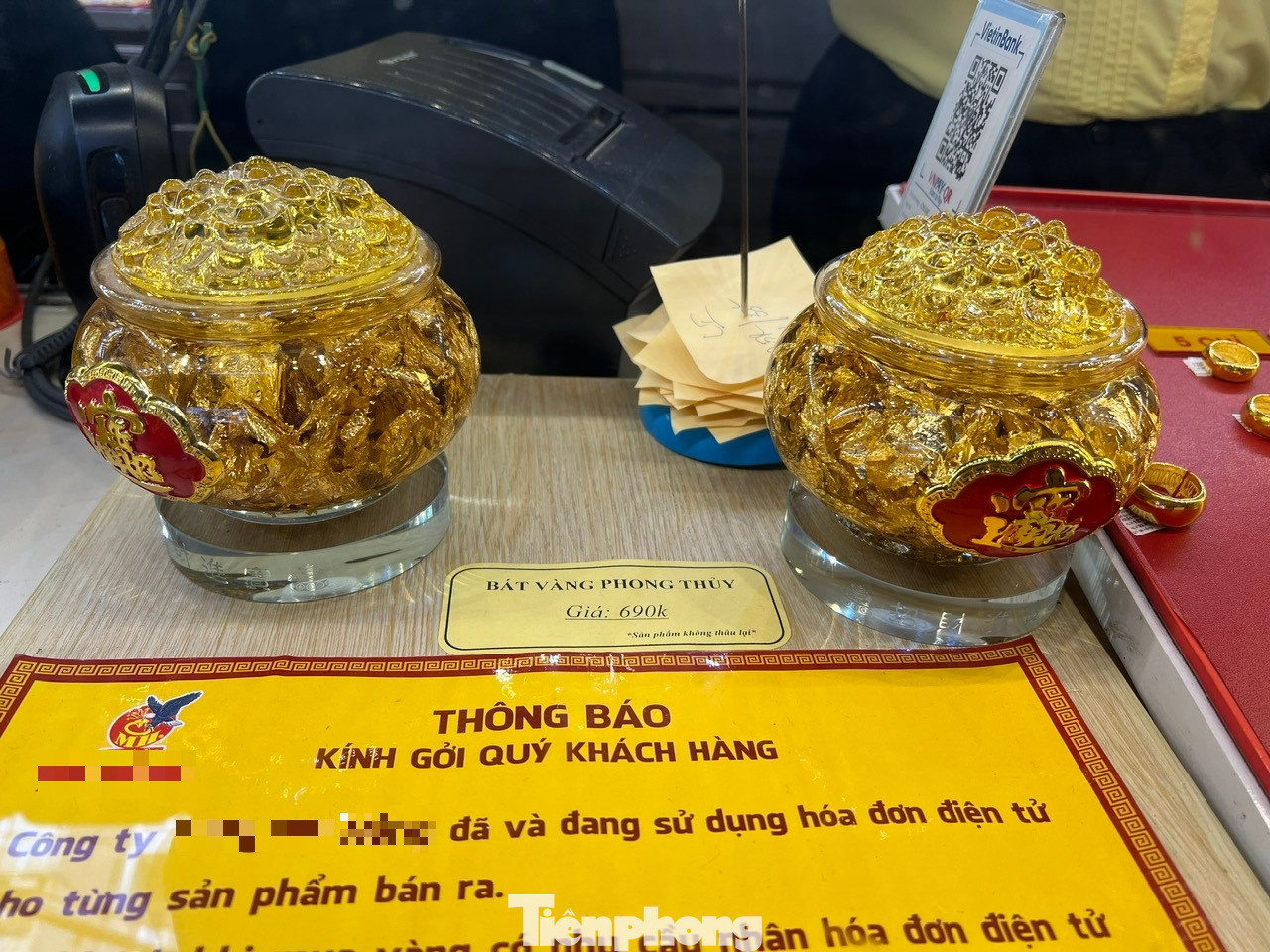 Bát vàng phong thủy thu hút nhiều khách hàng quan tâm, giá chỉ 690.000 đồng/hũ