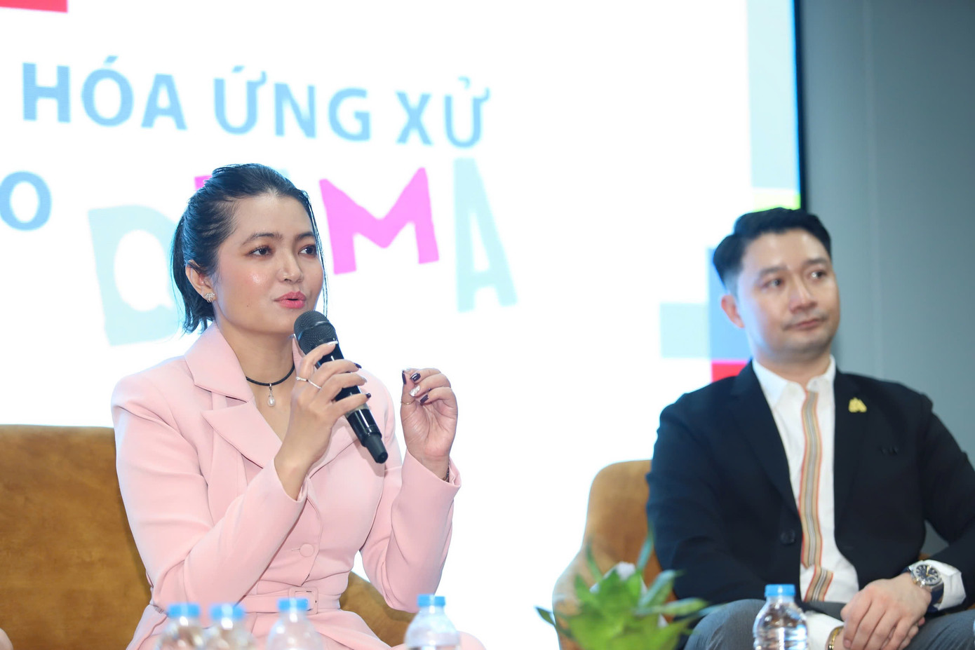 Ths. NCS Phan Trịnh Hoàng Dạ Thi Ths. NCS Phan Trịnh Hoàng Dạ Thi