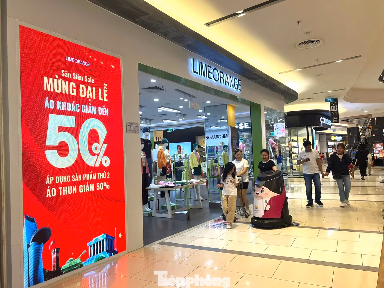 Các mặt hàng thời trang tung khuyến mãi khủng lên tới 50% mừng đại lễ 30/4