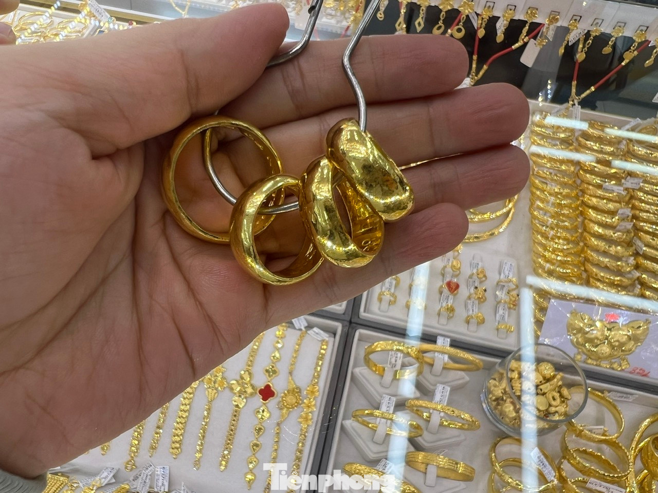 Vàng nhẫn tăng giá lên tới 96 triệu đồng/lượng trong ngày 14/3 Vàng nhẫn tăng giá lên tới 96 triệu đồng/lượng trong ngày 14/3