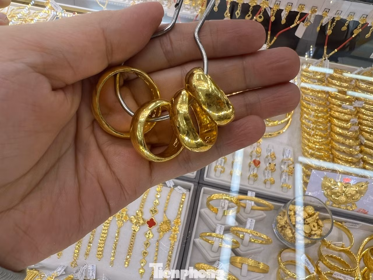 Vàng nhẫn tăng giá lên tới 96 triệu đồng/lượng trong ngày 14/3