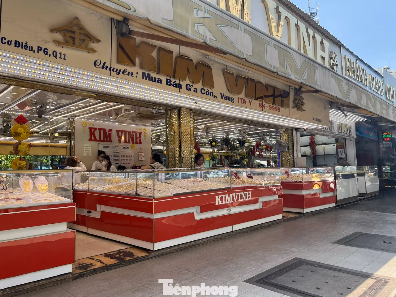 Những tiệm vàng tại chợ Thiếc vắng vẻ trong ngày giá vàng lập đỉnh