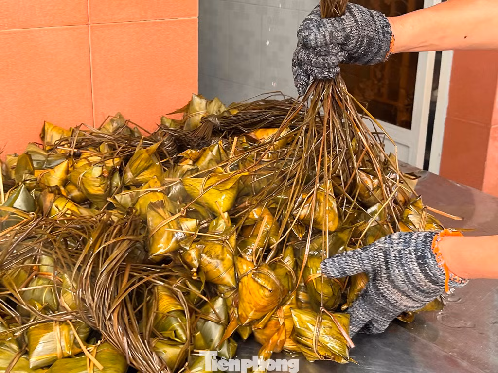Tết Đoan Ngọ còn được gọi là "Tết giết sâu bọ", là dịp để người dân cầu mong sự bình an và mùa màng bội thu.