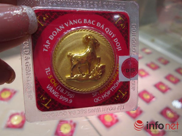 Tranh nhau đặt cọc, “cháy” vàng ngày Thần tài ảnh 15