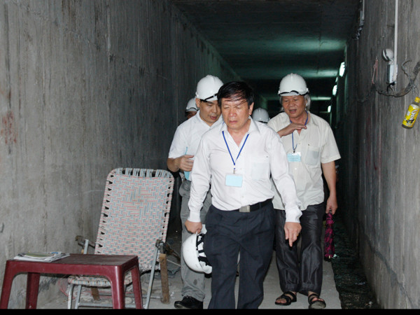 Đoàn chuyên gia tại đập thủy điện Sông Tranh 2