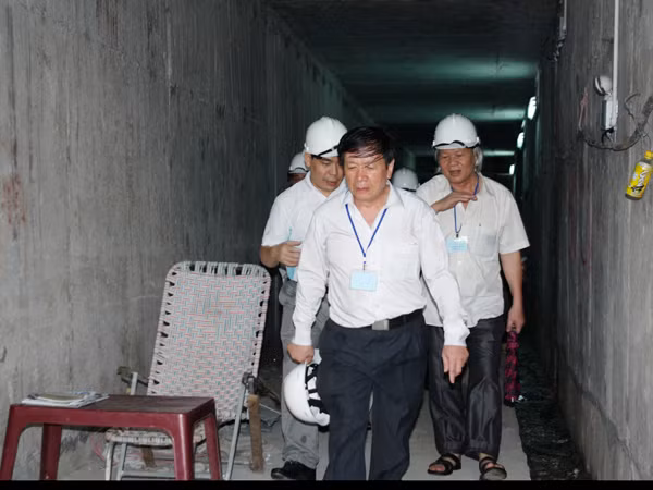 Đoàn chuyên gia tại đập thủy điện Sông Tranh 2