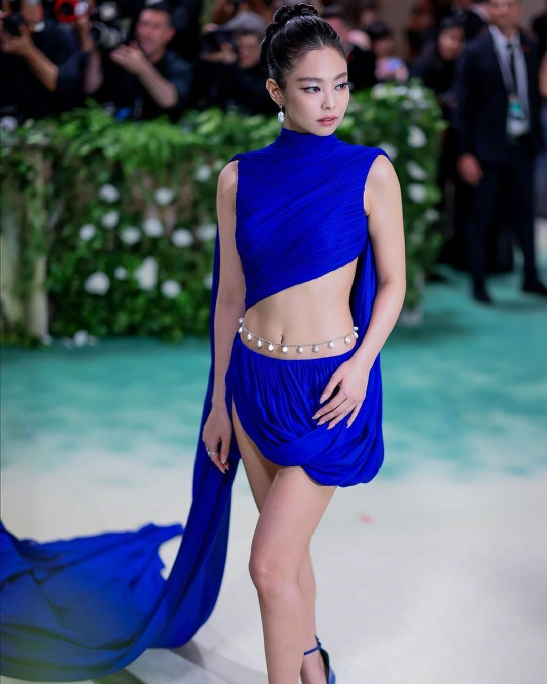 Jennie mặc thiết kế cao cấp của Alaïa dự Met Gala. Ảnh: IG. Jennie mặc thiết kế cao cấp của Alaïa dự Met Gala. Ảnh: IG.