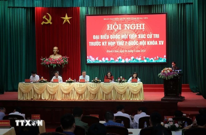 Quang cảnh Hội nghị Đại biểu Quốc hội tiếp xúc cử tri huyện Khoái Châu. (Ảnh: Đinh Văn Nhiều/TTXVN) Quang cảnh Hội nghị Đại biểu Quốc hội tiếp xúc cử tri huyện Khoái Châu. (Ảnh: Đinh Văn Nhiều/TTXVN)