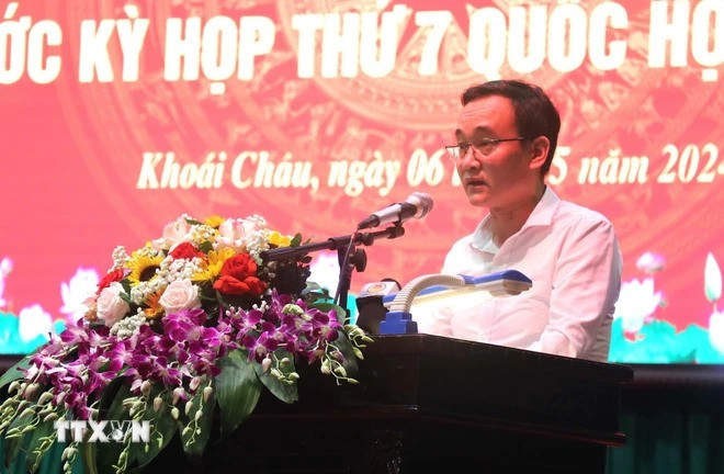 Cử tri huyện Khoái Châu phát biểu ý kiến. (Ảnh: Đinh Văn Nhiều/TTXVN) Cử tri huyện Khoái Châu phát biểu ý kiến. (Ảnh: Đinh Văn Nhiều/TTXVN)