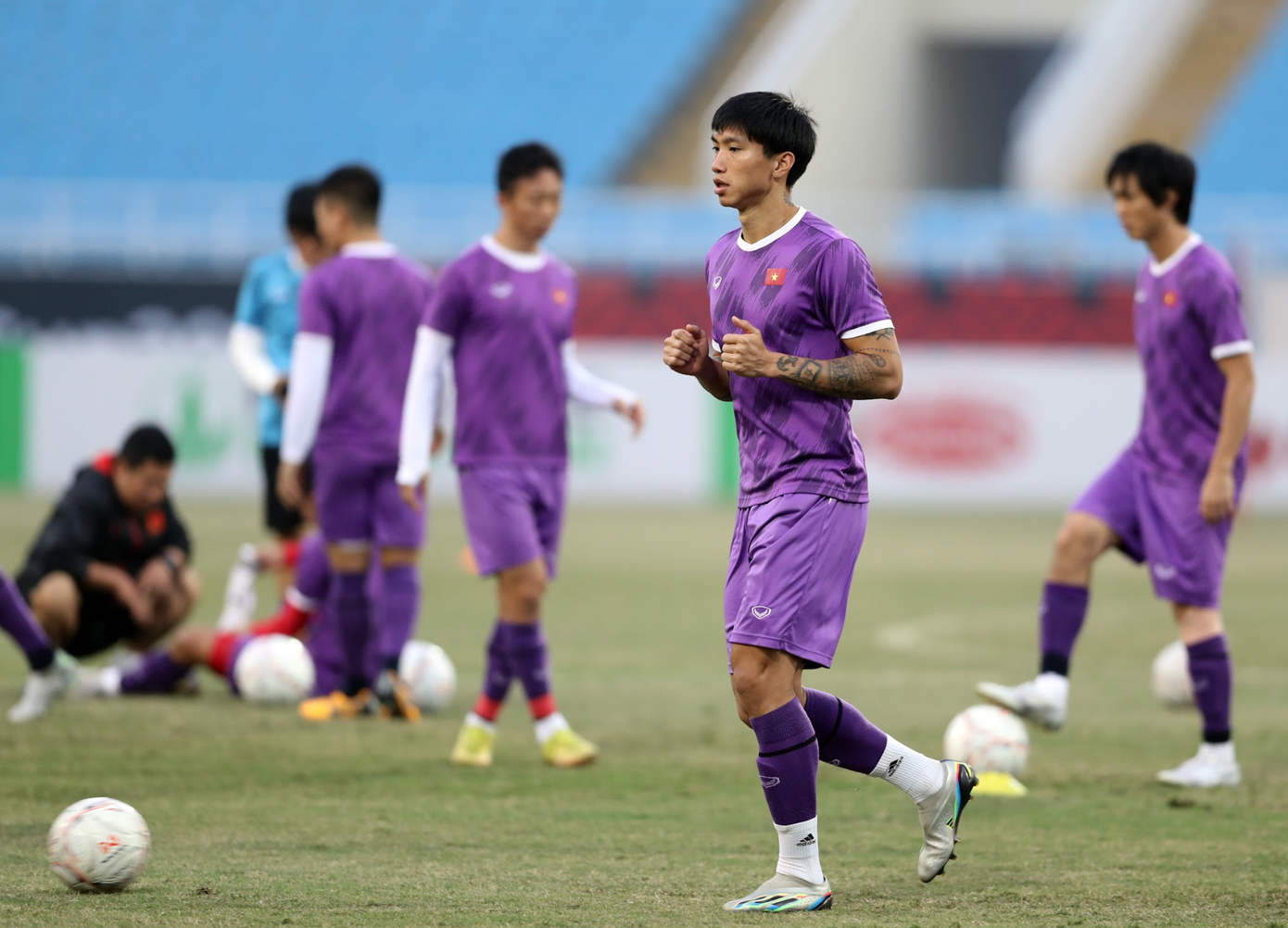 Văn Hậu bị HLV Indonesia Shin Tae-yong chơi đòn tâm lý khi post bài chỉ trích hậu vệ ĐTVN trên mạng xã hội