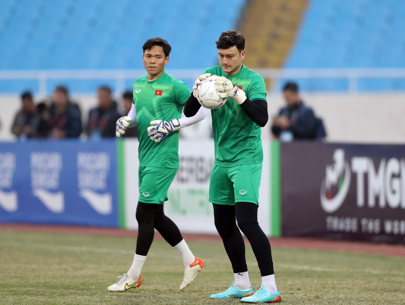 Thủ môn Văn Lâm được mong đợi tiếp tục giữ vững phong độ để bảo vệ mành lưới đội nhà