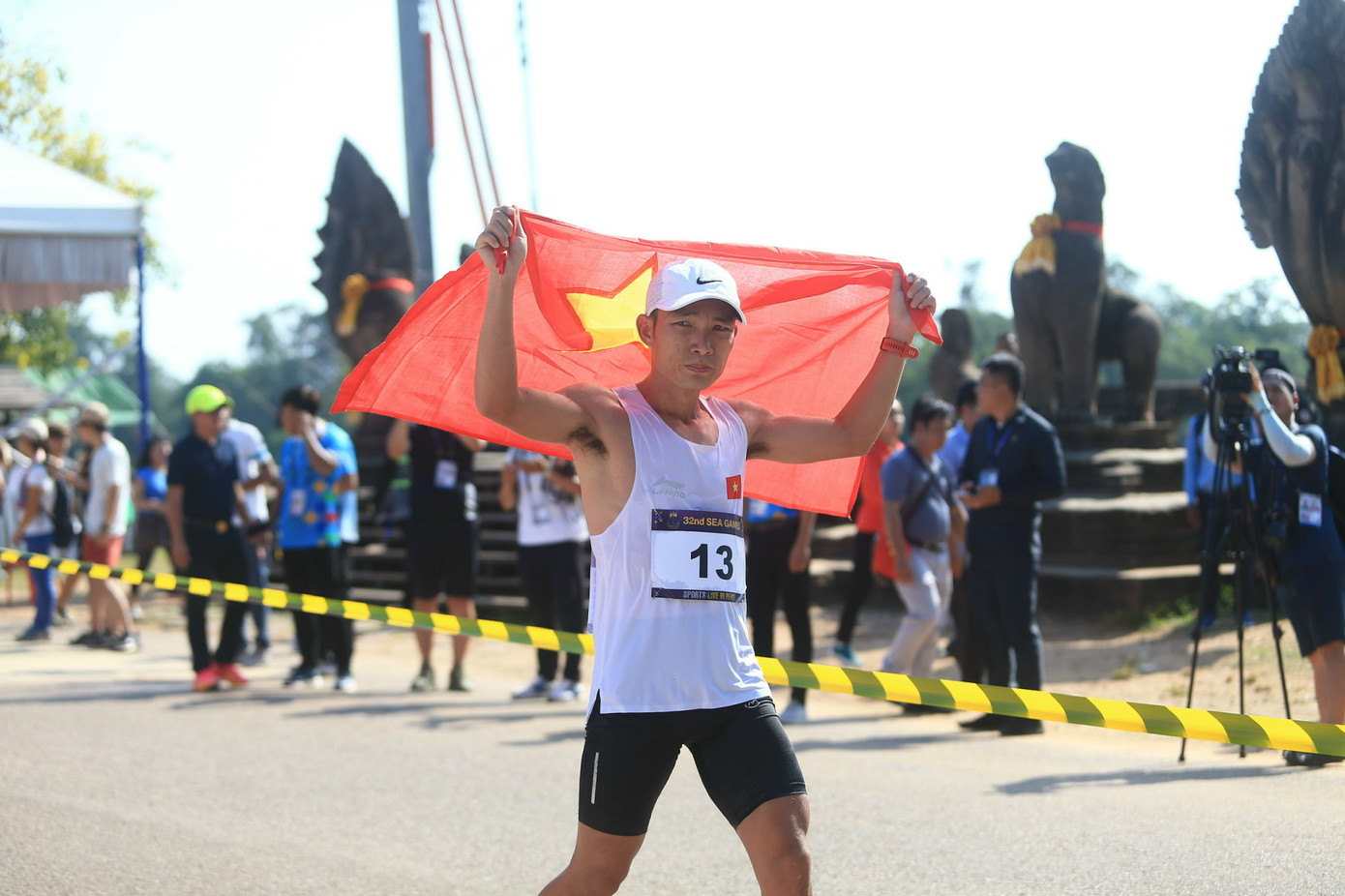 Nỗ lực của Hoàng Nguyên Thanh và các VĐV điền kinh Việt Nam tại Siem Riep xứng đáng được ghi nhận (ảnh Trọng Hiếu)