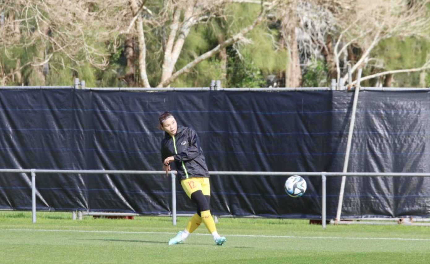 Đội tuyển nữ Việt Nam tập luyện tại Auckland trước khi tới Dunedin để chuẩn bị cho trận đấu với Hà Lan (ảnh Anh Thư) Đội tuyển nữ Việt Nam tập luyện tại Auckland trước khi tới Dunedin để chuẩn bị cho trận đấu với Hà Lan (ảnh Anh Thư)