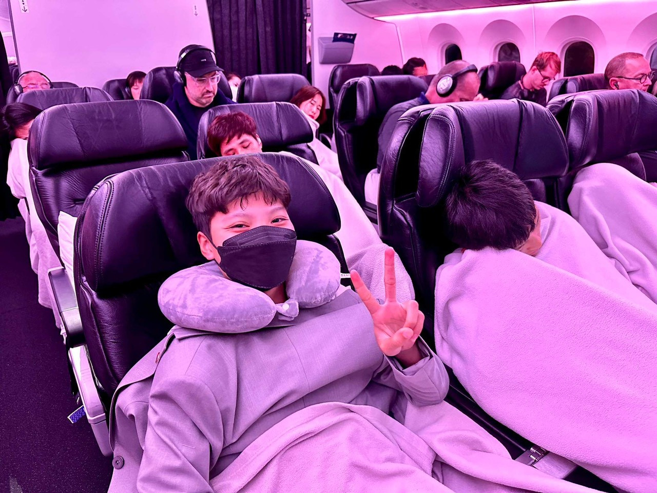 HLV Mai Đức Chung và các học trò trải qua chặng đường khá dài để tham dự World Cup 2023. (ảnh Anh Thư)