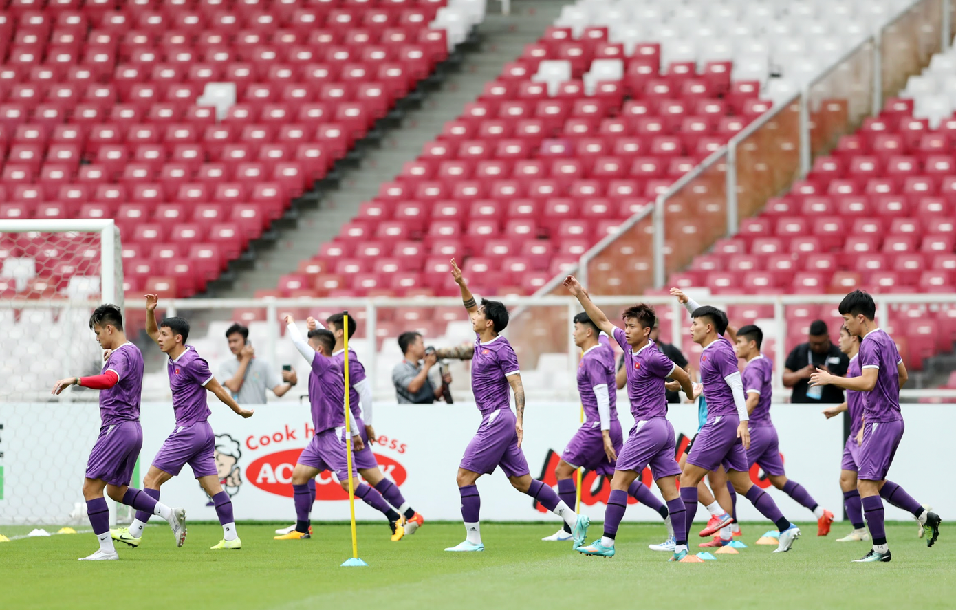 Đội tuyển Việt Nam dự báo sẽ gặp nhiều áp lực khi đối đầu Indonesia tại chảo lửa Bung Karno Đội tuyển Việt Nam dự báo sẽ gặp nhiều áp lực khi đối đầu Indonesia tại chảo lửa Bung Karno