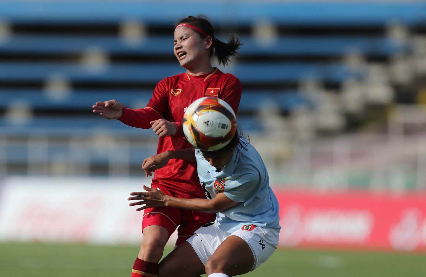 Các cầu thủ Myanmar có nền tảng thể lực tốt, lối chơi quyết liệt không ngại va chạm. Do chỉ cần hoà sẽ có lợi thế lớn đi tiếp, đội bóng của HLV Tetsuro Uki chơi chắc chắn, chủ động phòng ngự có chiều sâu. Các cầu thủ Myanmar có nền tảng thể lực tốt, lối chơi quyết liệt không ngại va chạm. Do chỉ cần hoà sẽ có lợi thế lớn đi tiếp, đội bóng của HLV Tetsuro Uki chơi chắc chắn, chủ động phòng ngự có chiều sâu.