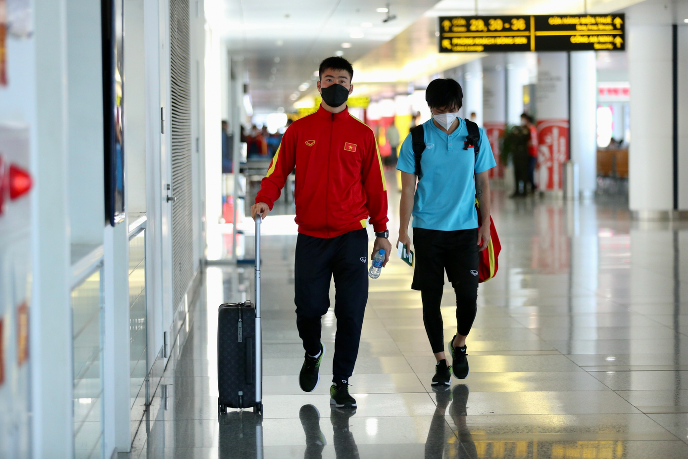 Tuyển Việt Nam cần vực dậy tinh thần trước cuộc đối đầu với Thái Lan. Đây là lúc thầy trò ông Park thể hiện tinh thần vượt khó. Tuyển Việt Nam cần vực dậy tinh thần trước cuộc đối đầu với Thái Lan. Đây là lúc thầy trò ông Park thể hiện tinh thần vượt khó.