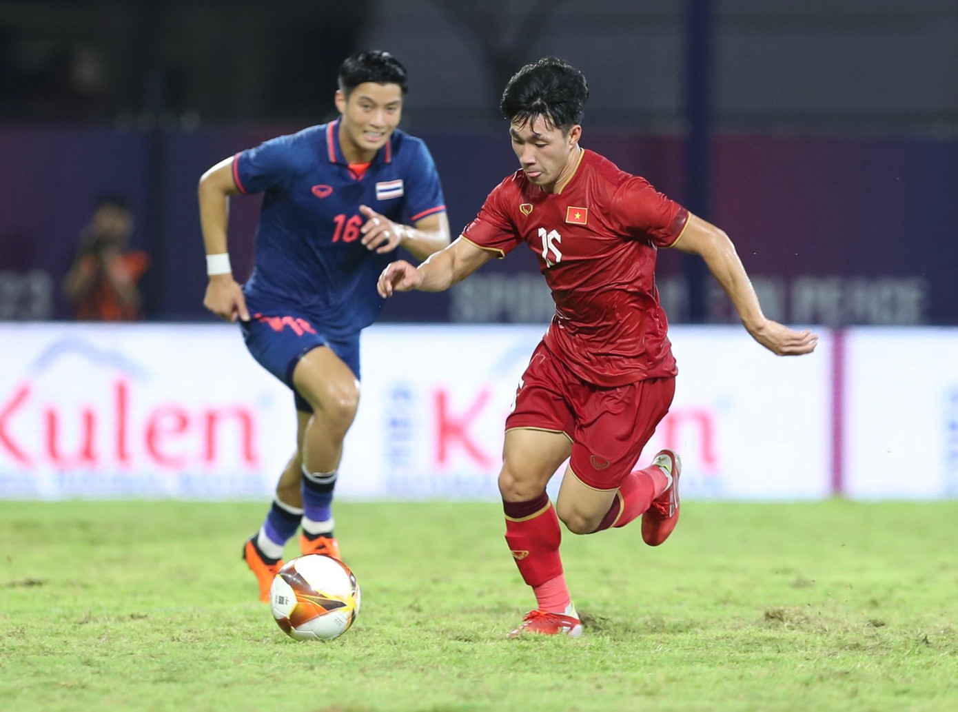 U22 Việt Nam hướng tới đánh bại U22 Indonesia để bảo vệ HCV SEA Games 32 (ảnh Hữu Phạm) U22 Việt Nam hướng tới đánh bại U22 Indonesia để bảo vệ HCV SEA Games 32 (ảnh Hữu Phạm)