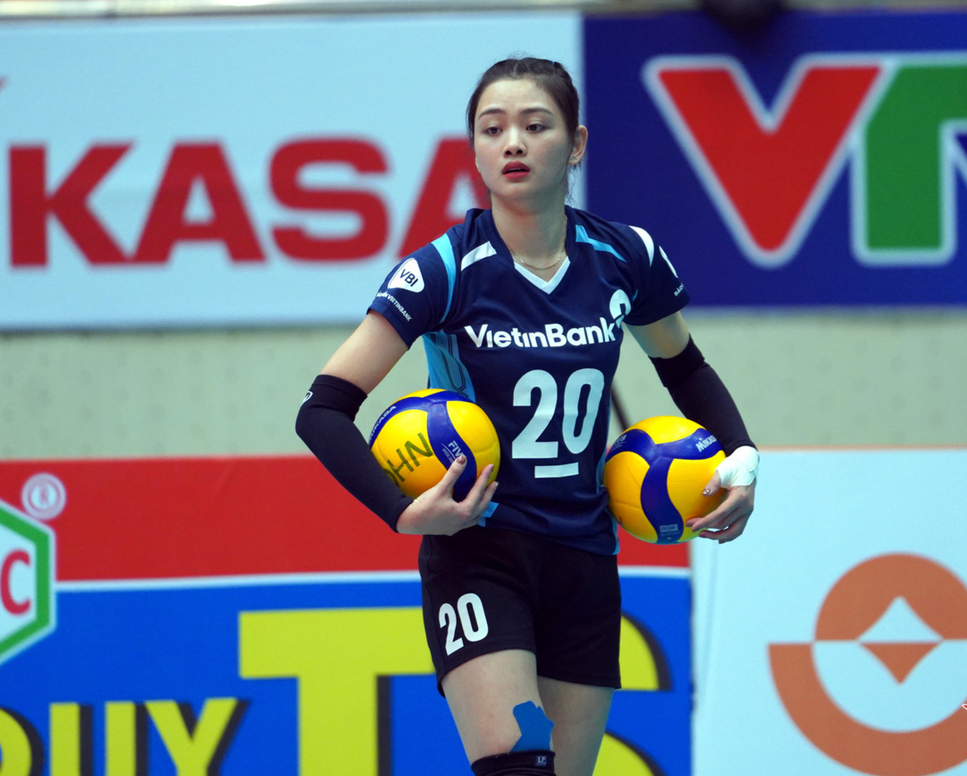 Không có gì bất ngờ khi Thu Hoài thường xuyên chiến thắng trong các cuộc bình chọn Hoa khôi giải đấu cô tham gia. Cô gái quê Thái Bình hiện giờ vẫn độc thân, và khá kín tiếng chuyện yêu đương. Không có gì bất ngờ khi Thu Hoài thường xuyên chiến thắng trong các cuộc bình chọn Hoa khôi giải đấu cô tham gia. Cô gái quê Thái Bình hiện giờ vẫn độc thân, và khá kín tiếng chuyện yêu đương.