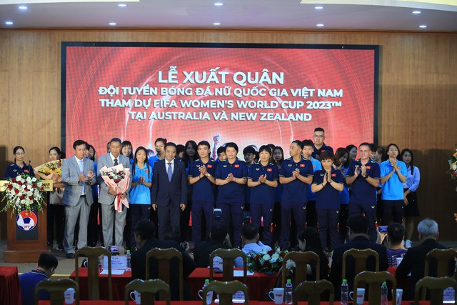 Sáng 4/7, lễ xuất quân dự World Cup 2023 của đội tuyển bóng đá nữ Việt Nam đã được tổ chức tại trụ sở Liên đoàn bóng đá Việt Nam. Buổi lễ có sự hiện diện của lãnh đạo Bộ VH-TT&amp;DL, Cục Thể dục thể thao, VFF...và các thành viên đội tuyển bóng đá nữ Việt Nam.