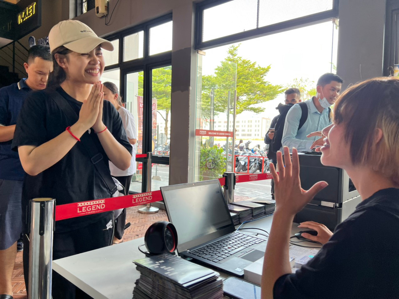 Nhu cầu mua vé cổ vũ đội tuyển U22 Việt Nam chắc chắn sẽ tăng nhiệt. Nhiều CĐV hiện vẫn đôn đáo tìm nguồn để có một tấm vé nhưng không biết đầu mối liên hệ. Nhu cầu mua vé cổ vũ đội tuyển U22 Việt Nam chắc chắn sẽ tăng nhiệt. Nhiều CĐV hiện vẫn đôn đáo tìm nguồn để có một tấm vé nhưng không biết đầu mối liên hệ.