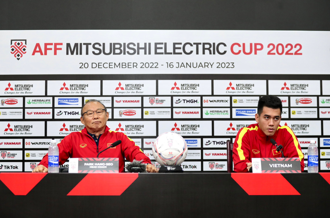 HLV Park Hang-seo khẳng định ông và các học trò đã chuẩn bị 200% tinh thần cho cuộc đối đầu Indonesia ngày mai (ảnh Hữu Phạm) HLV Park Hang-seo khẳng định ông và các học trò đã chuẩn bị 200% tinh thần cho cuộc đối đầu Indonesia ngày mai (ảnh Hữu Phạm)