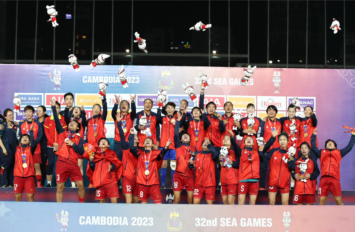SEA Games 32 khép lại với niềm vui trọn vẹn cho đội tuyển Việt Nam. Phía trước, thầy trò HLV Mai Đức Chung sẽ hướng đến World Cup 2023 với nhiều sự tự tin, quyết tâm lớn.