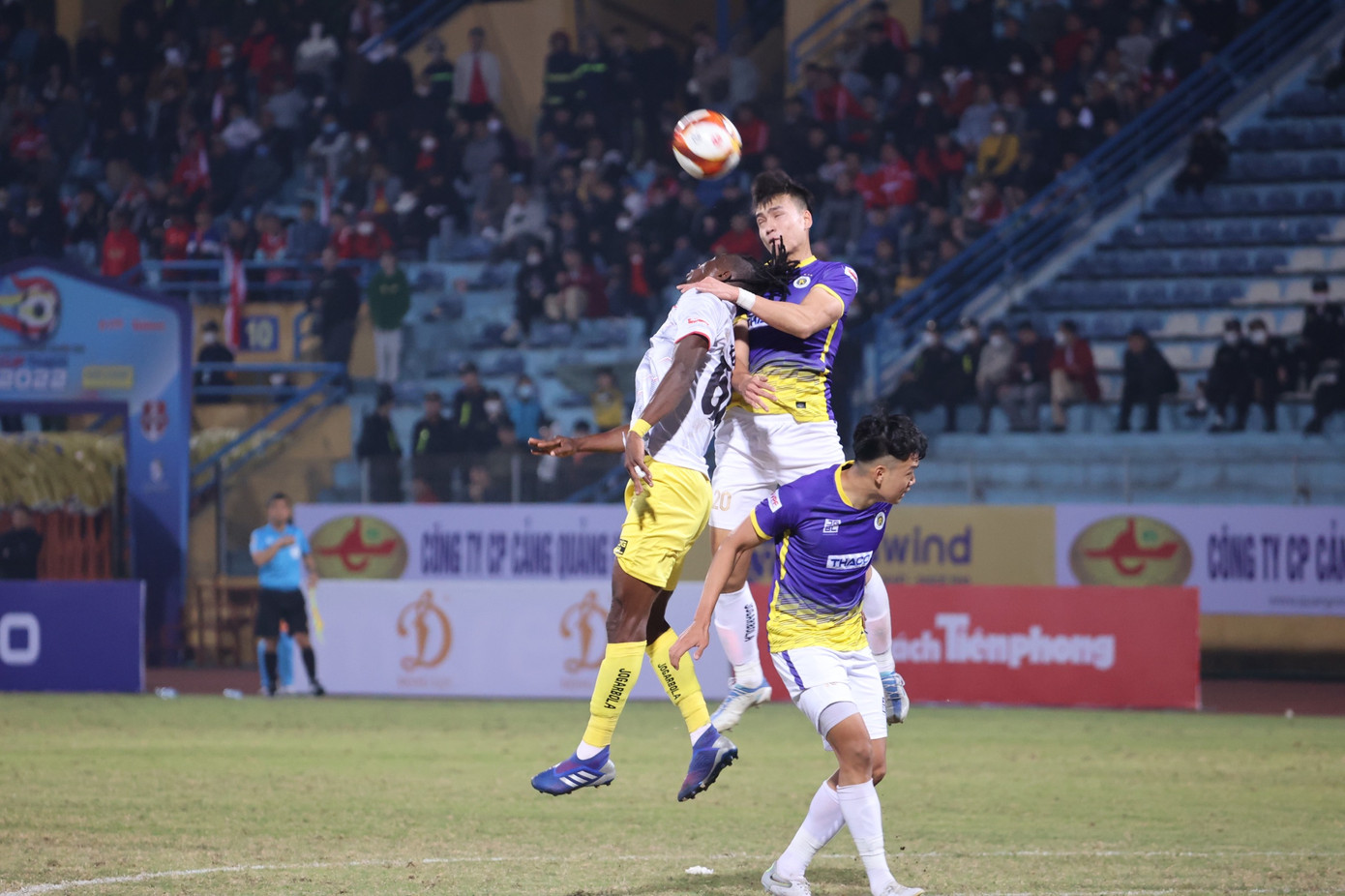 CLB Hà Nội tiếp tục thể hiện sức mạnh khi thắng Hải Phòng 2-0 ở trận Siêu cúp Quốc gia-Cúp THACO 2022 (ảnh Như Ý) CLB Hà Nội tiếp tục thể hiện sức mạnh khi thắng Hải Phòng 2-0 ở trận Siêu cúp Quốc gia-Cúp THACO 2022 (ảnh Như Ý)