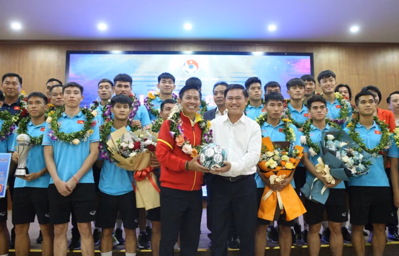 VFF thưởng đội tuyển U23 Việt Nam 1,8 tỷ đồng cho thành tích bảo vệ ngôi vô địch Đông Nam Á (ảnh Anh Đoàn)