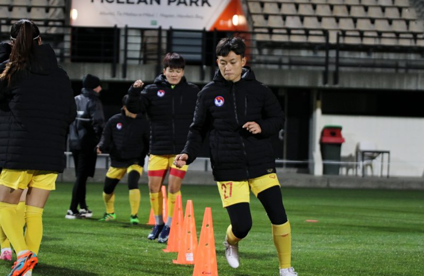 Đội tuyển nữ Việt Nam có buổi tập đầu tiên tại Napier để chuẩn bị cho World Cup 2023 (ảnh Anh Thư)