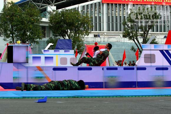 ...với tinh thần dũng cảm ta đã giữ vũng chủ quyền biển đảo, tài sản và hạ gục kẻ phá hoại