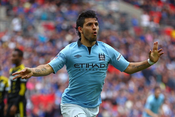 Aguero nhân đôi cách biệt cho Man Xanh. Aguero nhân đôi cách biệt cho Man Xanh
