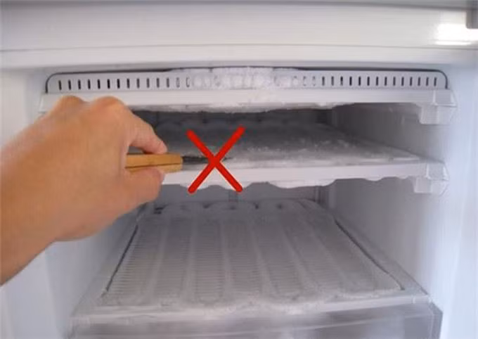 Vô cùng nguy hiểm nếu bạn để những thứ này trong ngăn đông tủ lạnh ảnh 2