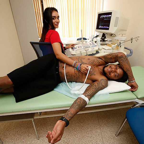 Nữ bác sỹ khuyên cầu thủ Spartak Moscow tránh sex ảnh 1